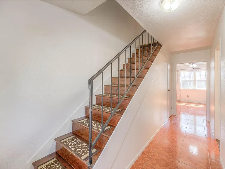 25634 Chestnut Ln — Photo 3
