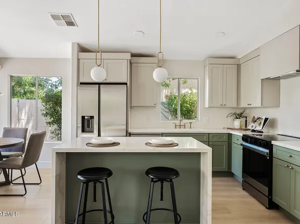 732 W SAGEBRUSH Street, Gilbert, AZ 85233