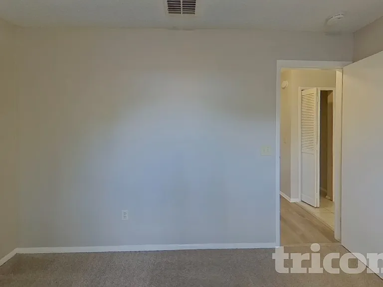 7943 Longshadow Ct — Photo 10