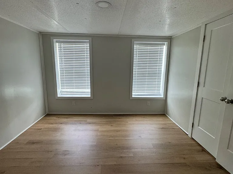 253 Friendly Cir — Photo 10