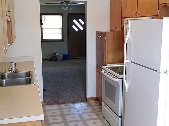 Eat in Kitchen with smooth top stove and above stove microwa