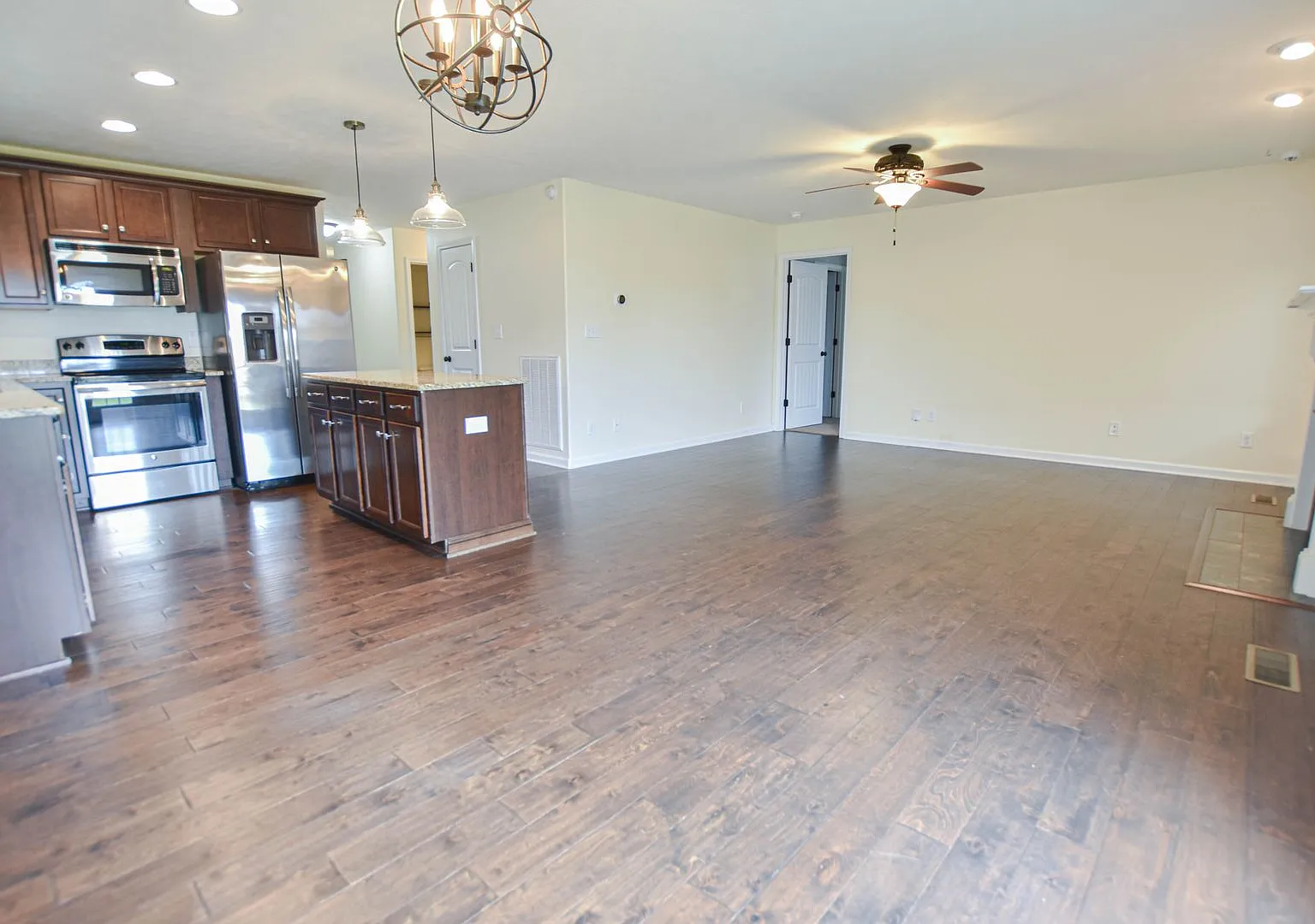 Pet Friendly Four Bedroom! — Photo 4