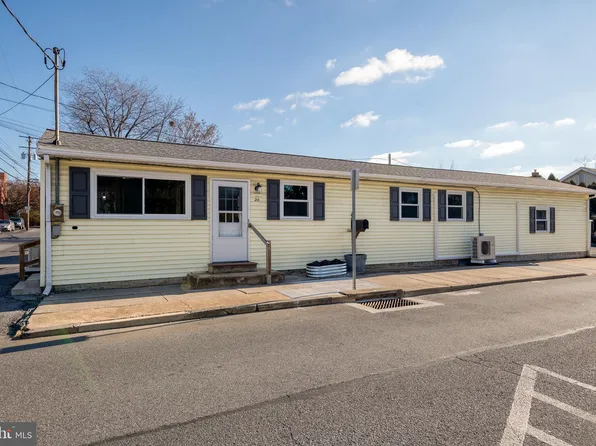 24 N Lancaster St, Annville, PA 17003