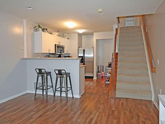 3rd image of 328 Lost River Dr