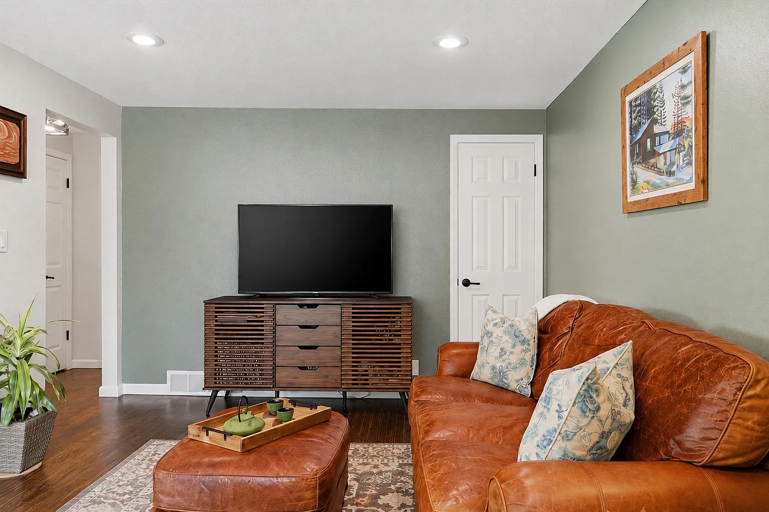 2 bed, 731 sqft, $2,150 — Photo 3
