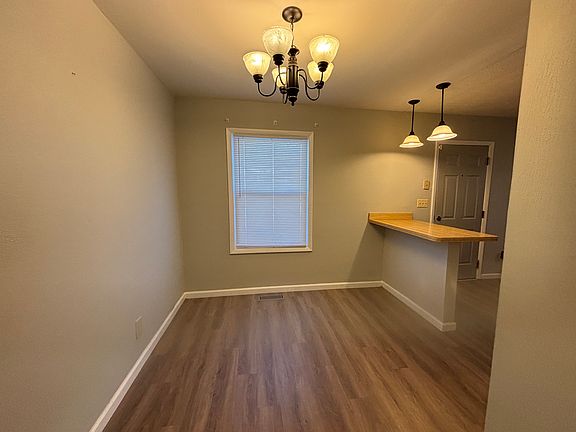 4th image of 2213 Bingham Ave #5