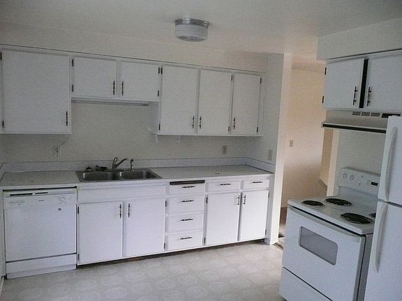 5th image of 13825 28th Dr SE