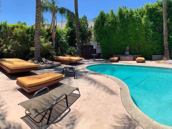 444 E Cottonwood Rd, Palm Springs, CA
