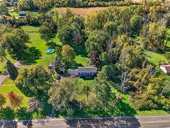 5th image of 69 Hamlin Center Rd
