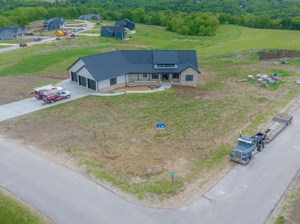 14456 Keegan Ct, Dubuque, IA 52002