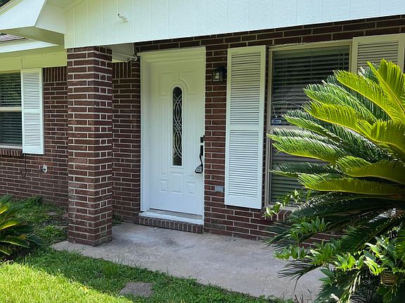 2nd image of 2819 Lawnwood Dr