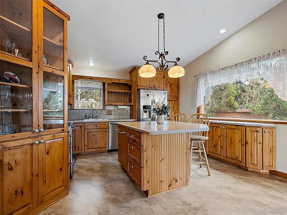 5th image of 11606 Leavenworth Dr