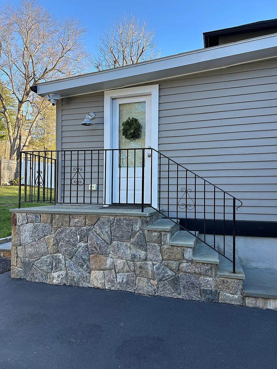 Building Photo - Narragansett Ave