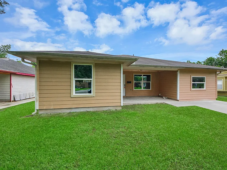 608 Trinity Ln — Photo 37