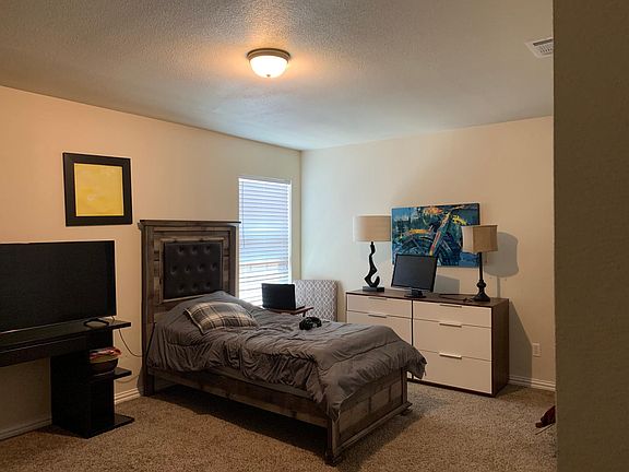 5th image of 506 Bellevue Ln #506