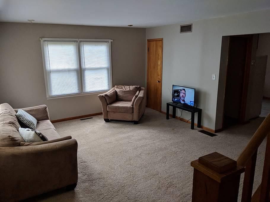 2nd image of 114 Sharon St