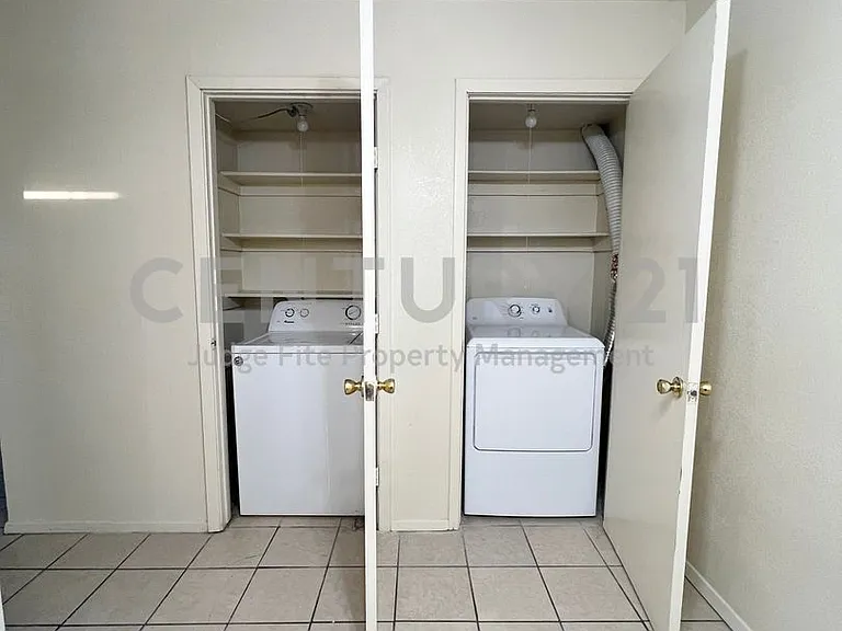 929 W Hickory St #A-14 — Photo 15