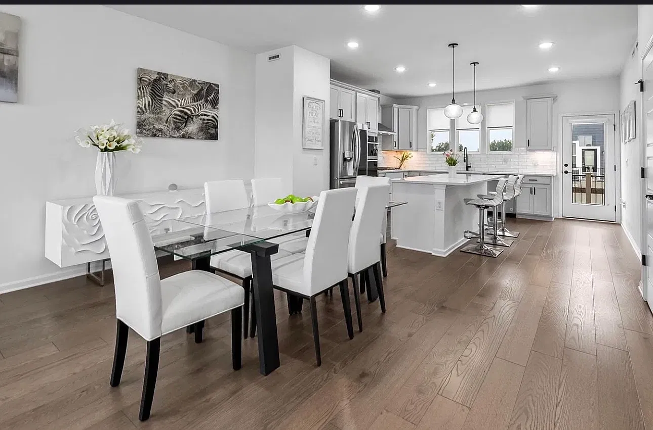 4 bed, 3.5 bath, 2545 sqft, $3,997 — Photo 3