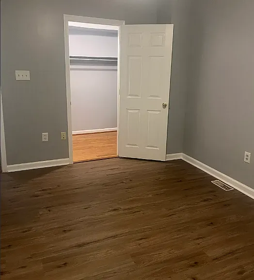 600 N Decker Ave — Photo 3