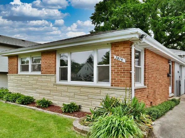 2019 Kirschoff St, Melrose Park, IL 60164