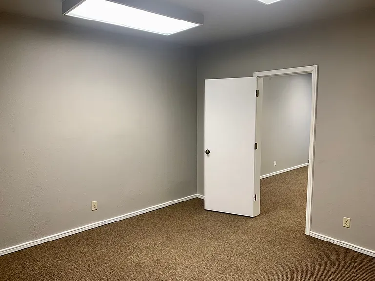 601 N Kelly Ave #107 — Photo 7