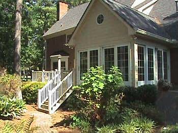 2nd image of 945 Lost Valley Ct SE
