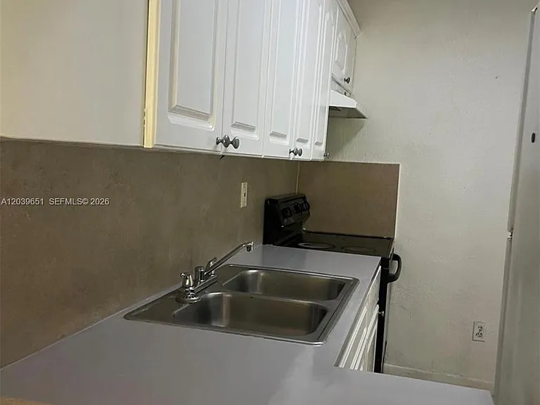 2400 NW 22nd Ct #3 — Photo 10