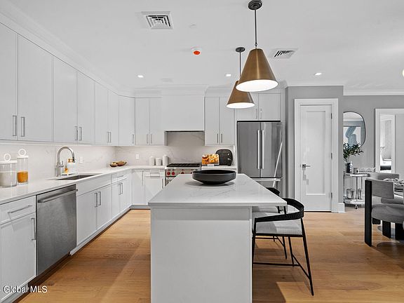 4th image of 19 Washington Street #664 G