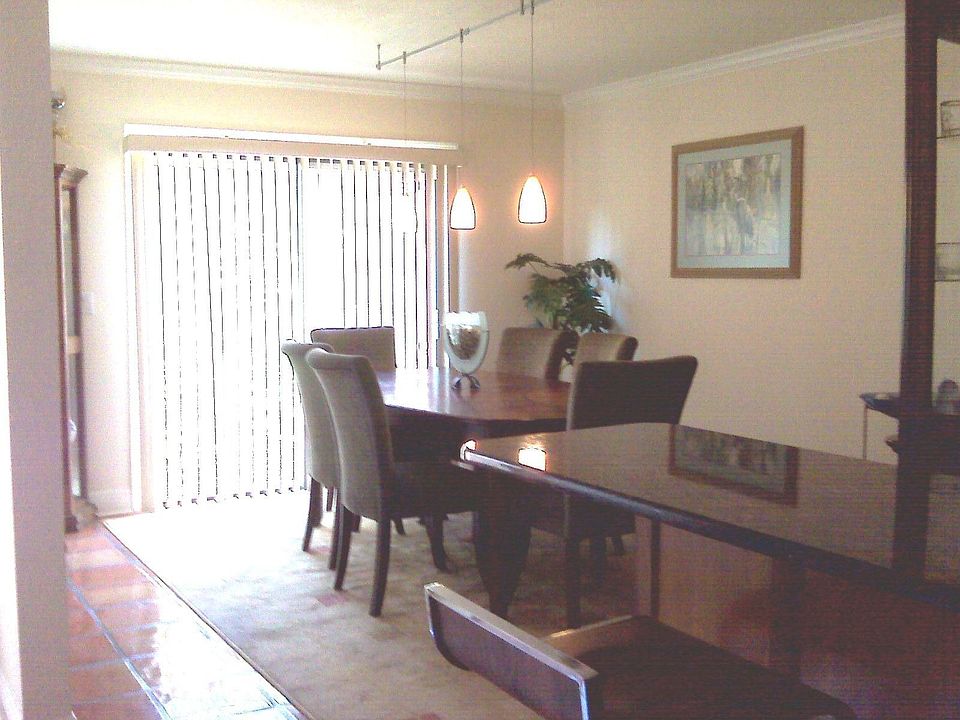 Dining Room & Wine Bar