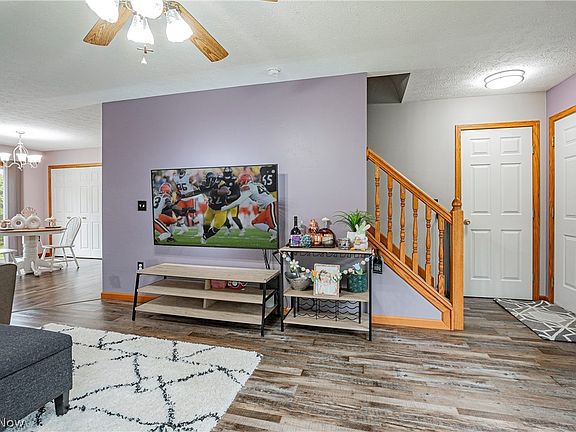 4th image of 1095 Bennington Ct