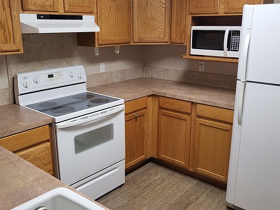 5th image of 1920 S Avenue G APT A