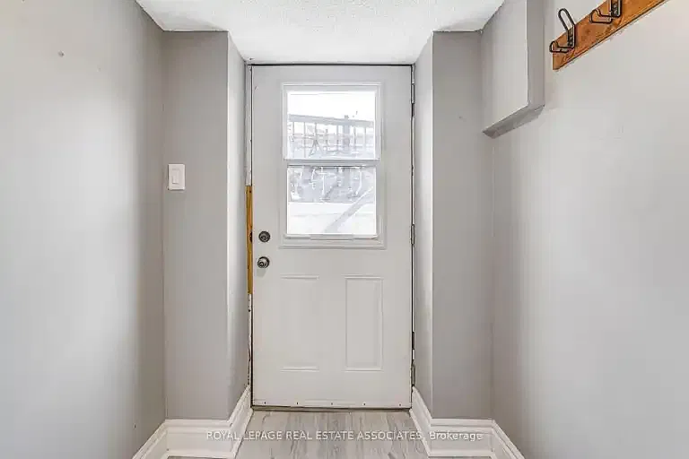 274 Ossington Ave — Photo 3