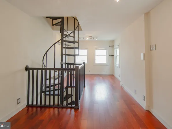2619 South St APT 3, Philadelphia, PA 19146