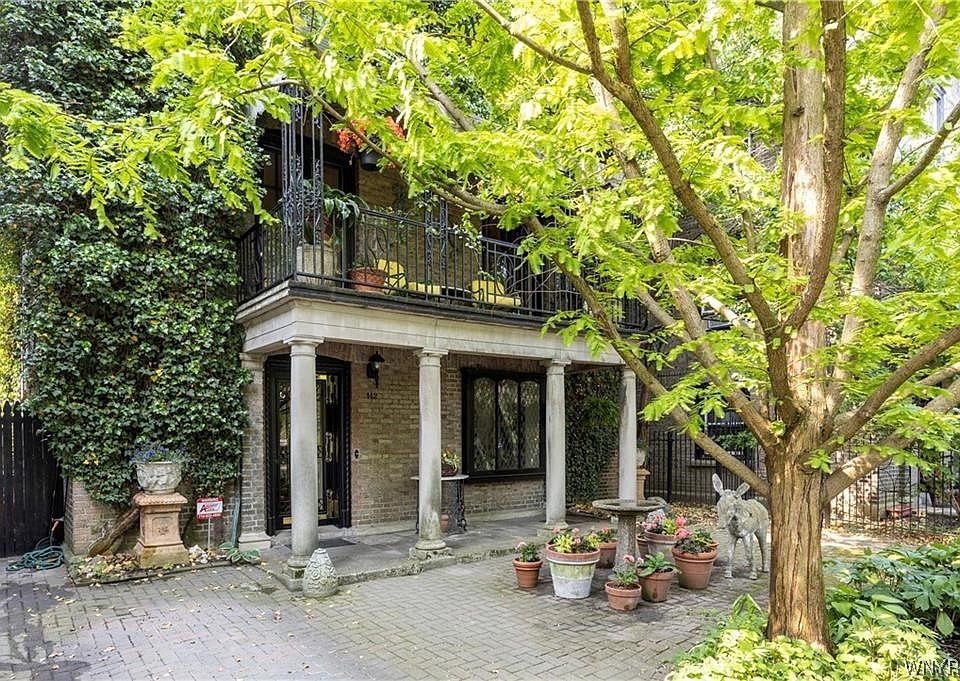 1st image of 142 Bryant St