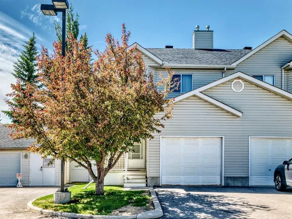325 N Mount Douglas Mnr SE, Calgary, AB T2Z 3C8