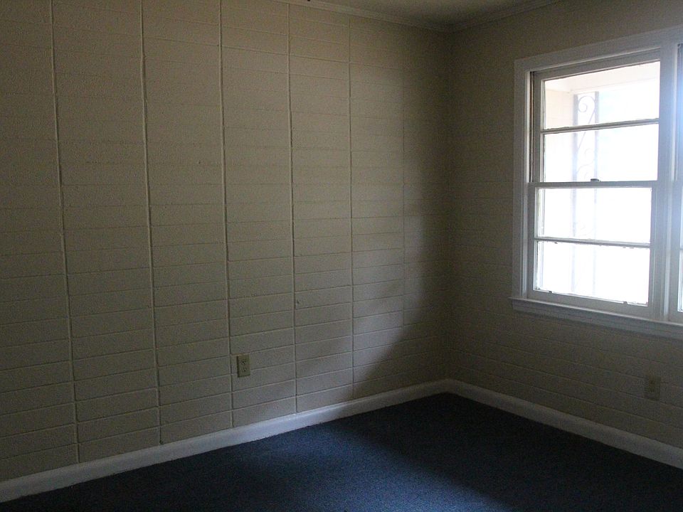 Building Photo 4