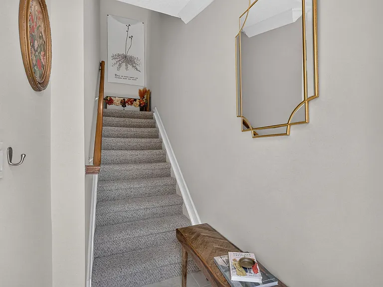 10542 SW Westlawn Blvd — Photo 46
