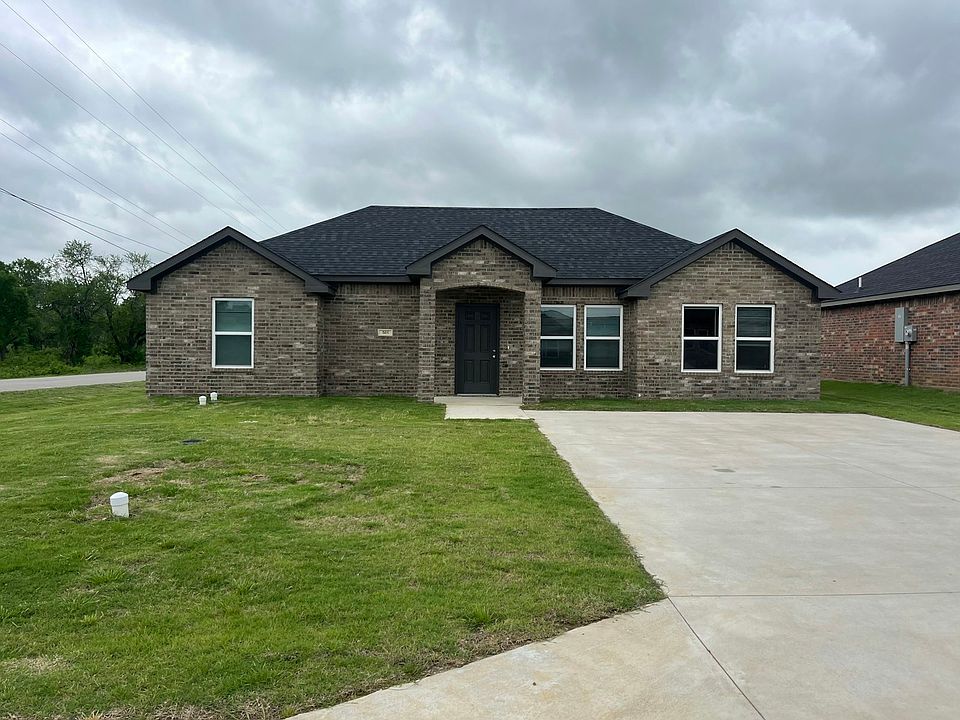 1st image of 501 Honeysuckle Ln