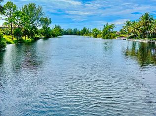 1026 Vogiantzis Pkwy, Cape Coral, FL 33909