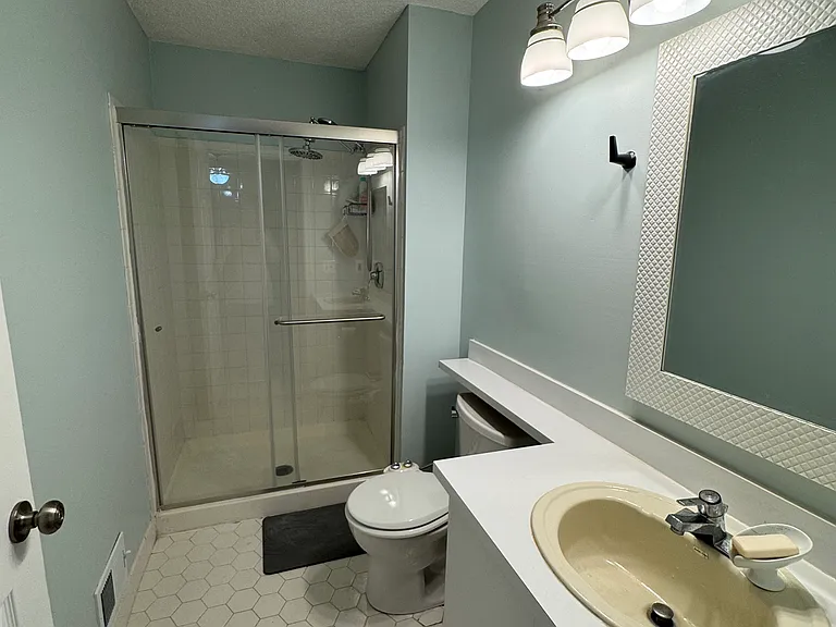 48 Chamberlin Ct — Photo 18
