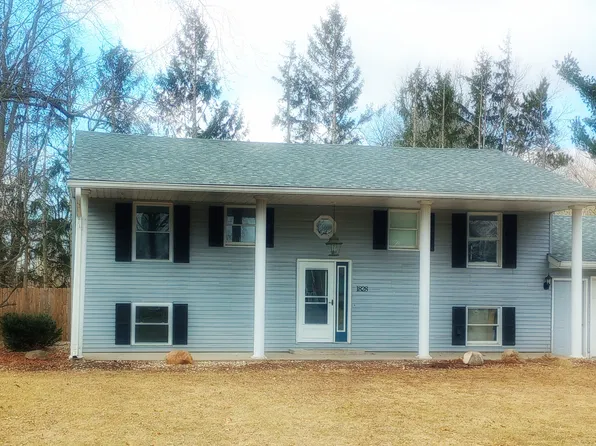 1828 Ironwood St SW, Demotte, IN 46310