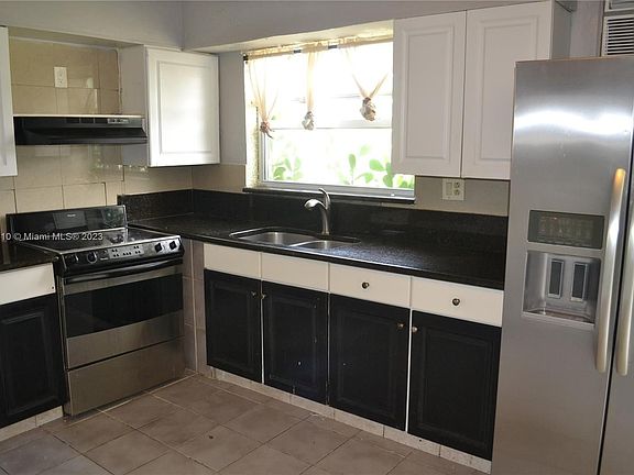 5th image of 19740 NW 11th Ct