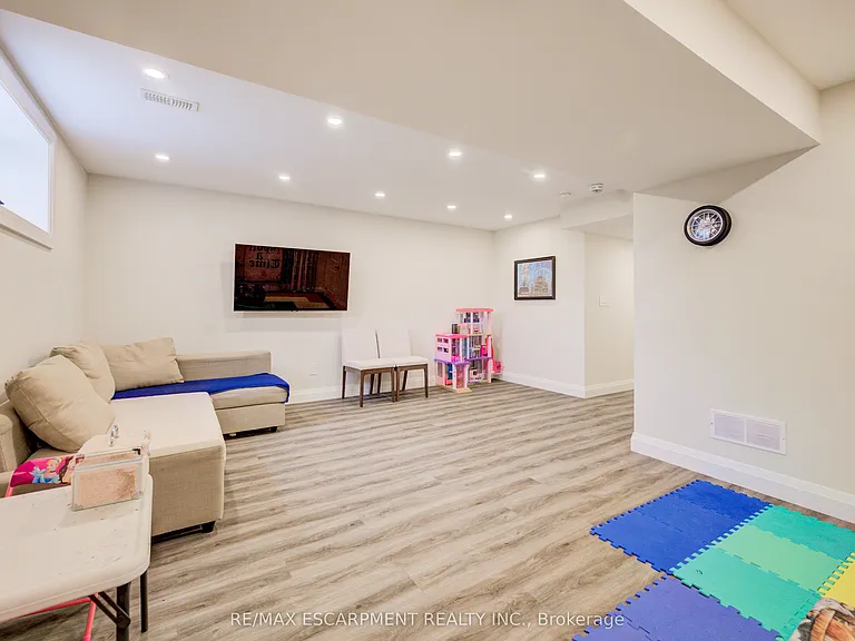 3352 Stalybridge Dr — Photo 32