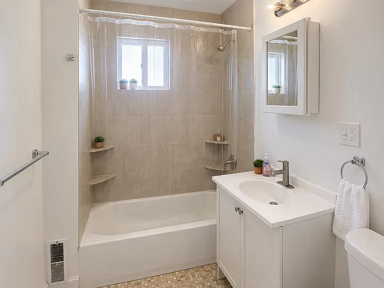 49 Henry St #3 — Photo 9
