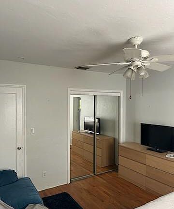 3rd image of 426B NE 16th Ave