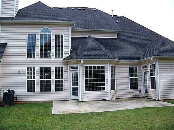 3rd image of 3310 Lake Valley Way