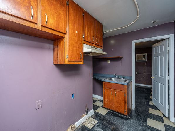 charleston-south-carolina-440949264 picture