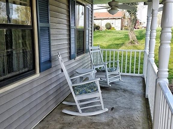 4th image of 2420 Chris Dr