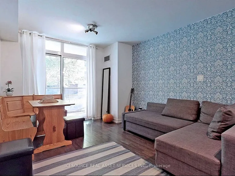 816 Lansdowne Ave #113 — Photo 3