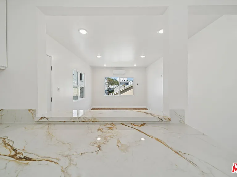 1029 N Gardner St — Photo 6